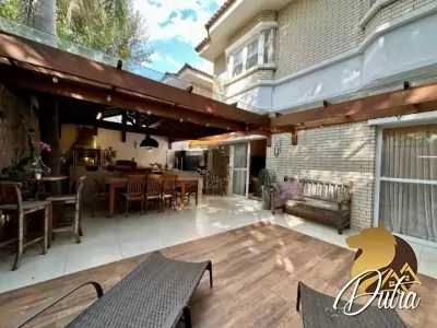 Saint James Special Houses Campo Belo 223m² 04 Dormitórios 04 Suítes 5 Vagas