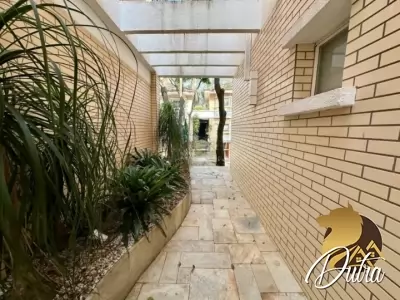 Saint James Special Houses Campo Belo 223m² 04 Dormitórios 04 Suítes 5 Vagas