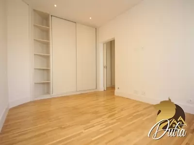 Golden Park Vila Uberabinha 244m² 04 Dormitórios 03 Suítes 3 Vagas