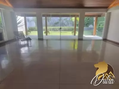 Padrão Fazenda Morumbi 400m² 03 Dormitórios 03 Suítes 6 Vagas