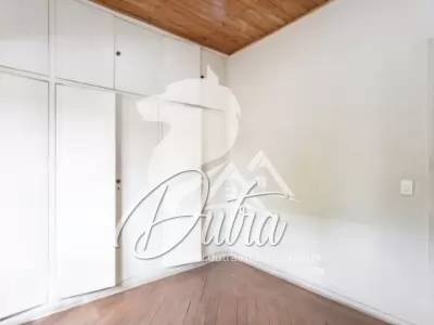 Sobrado Jardim América 380m² 03 Dormitórios 01 Suítes 3 Vagas