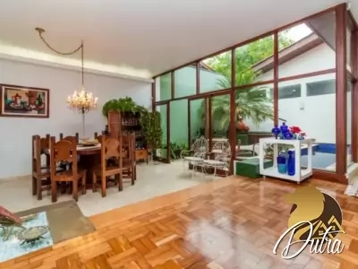 Padrão Jardim Luzitania 241m² 02 Dormitórios 02 Suítes 5 Vagas