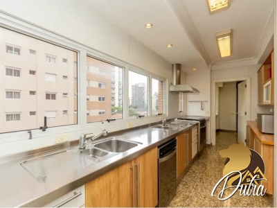 Edifício Itaituba Vila Uberabinha 243m² 03 Dormitórios 03 Suítes 4 Vagas