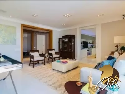 Condominio da Chacara Santa Helena Santo Amaro 350m² 04 Dormitórios 04 Suítes 3 Vagas