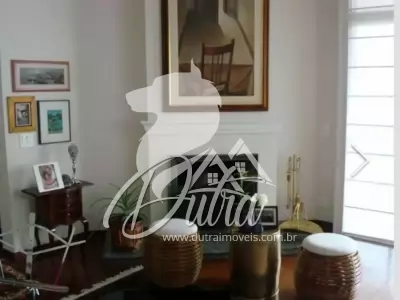 Golden Park Vila Uberabinha 247m² 03 Dormitórios 03 Suítes 4 Vagas